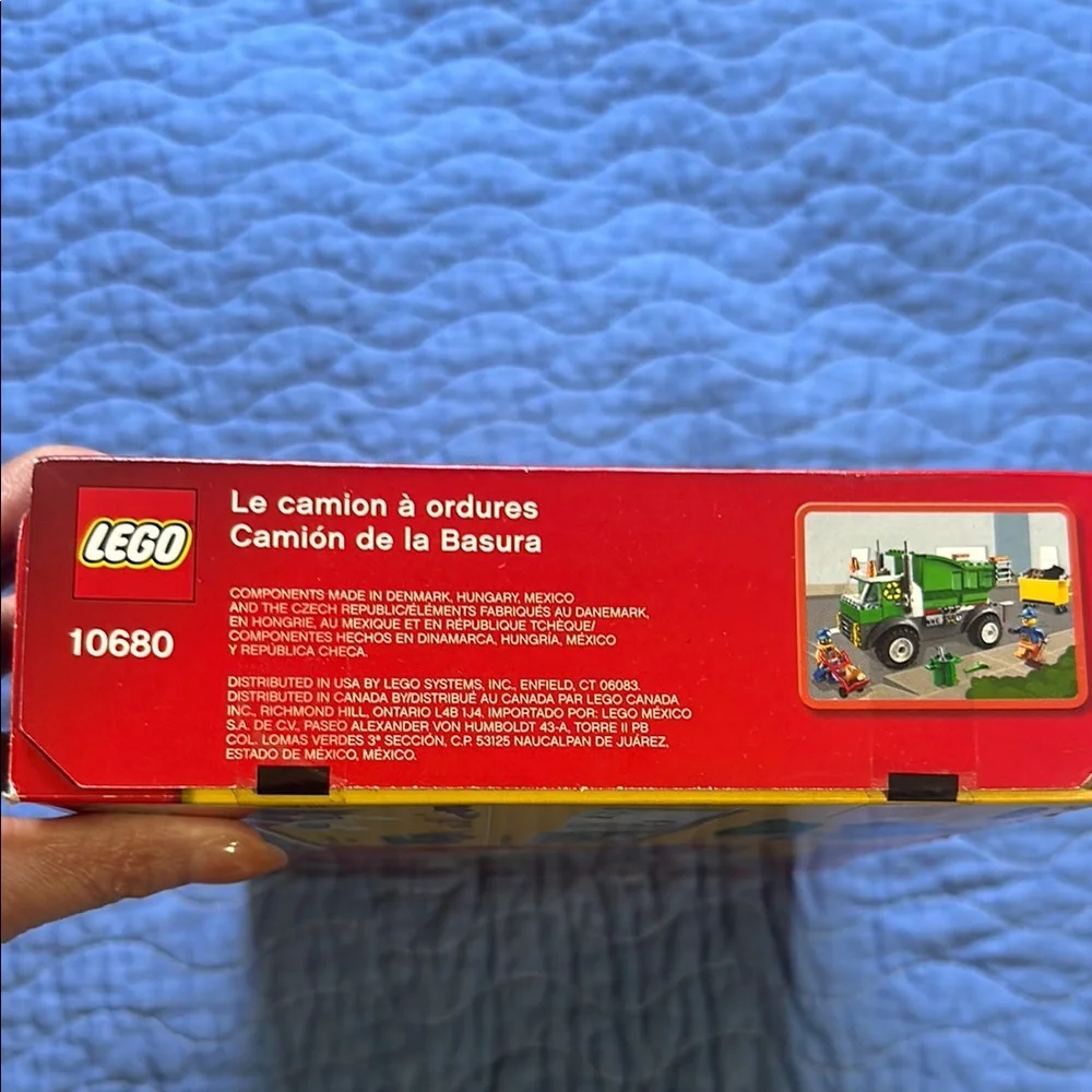 LEGO Juniors Green Garbage Truck Building Set - Picture 5 of 7